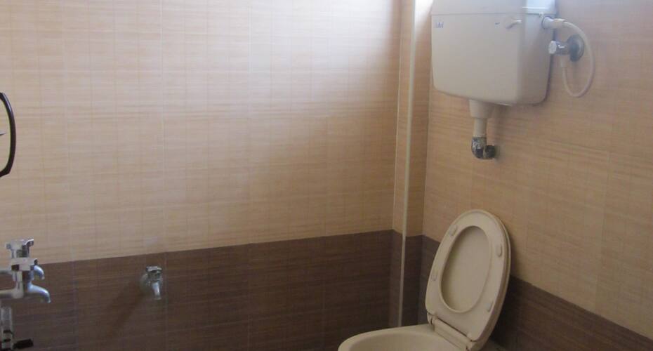 Sai Priyanka Guest House, Puttaparthi 4